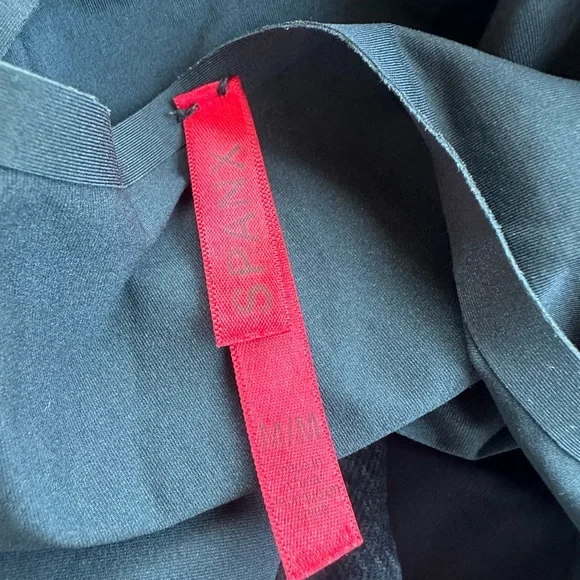 Spanx black tank top M - Picture 3 of 3